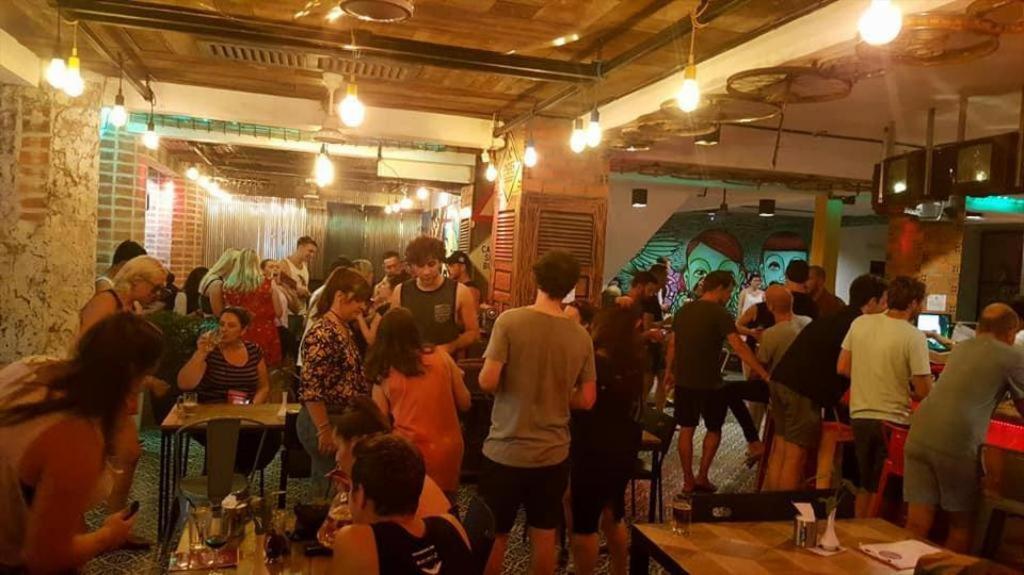 Route 66 Music Restaurant & Hostel เสียมราฐ ภายนอก รูปภาพ