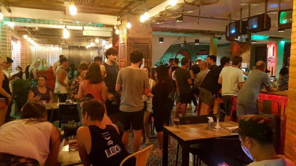 Route 66 Music Restaurant & Hostel เสียมราฐ ภายนอก รูปภาพ